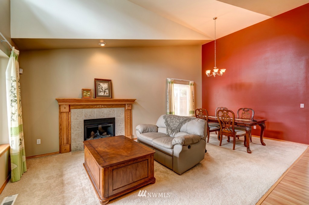 4226 154th Place Southeast Bothell, WA 98012 - Photo 4 of 21 Gallery Image 4