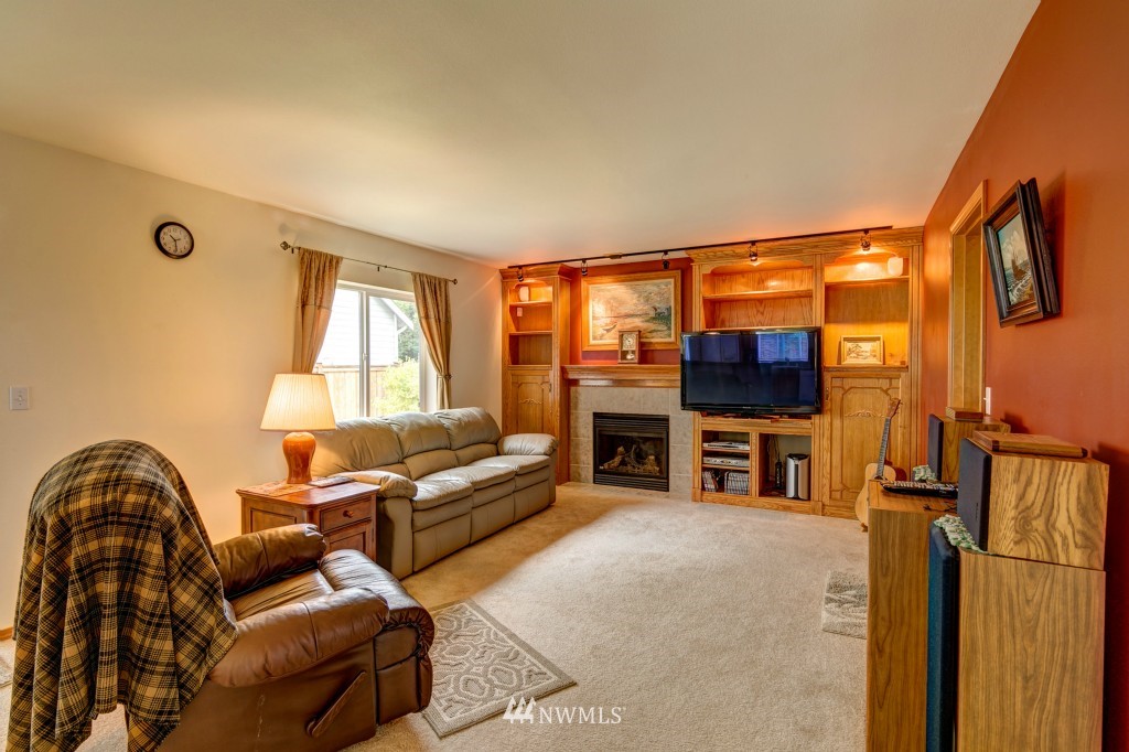 4226 154th Place Southeast Bothell, WA 98012 - Photo 10 of 21 Gallery Image 10