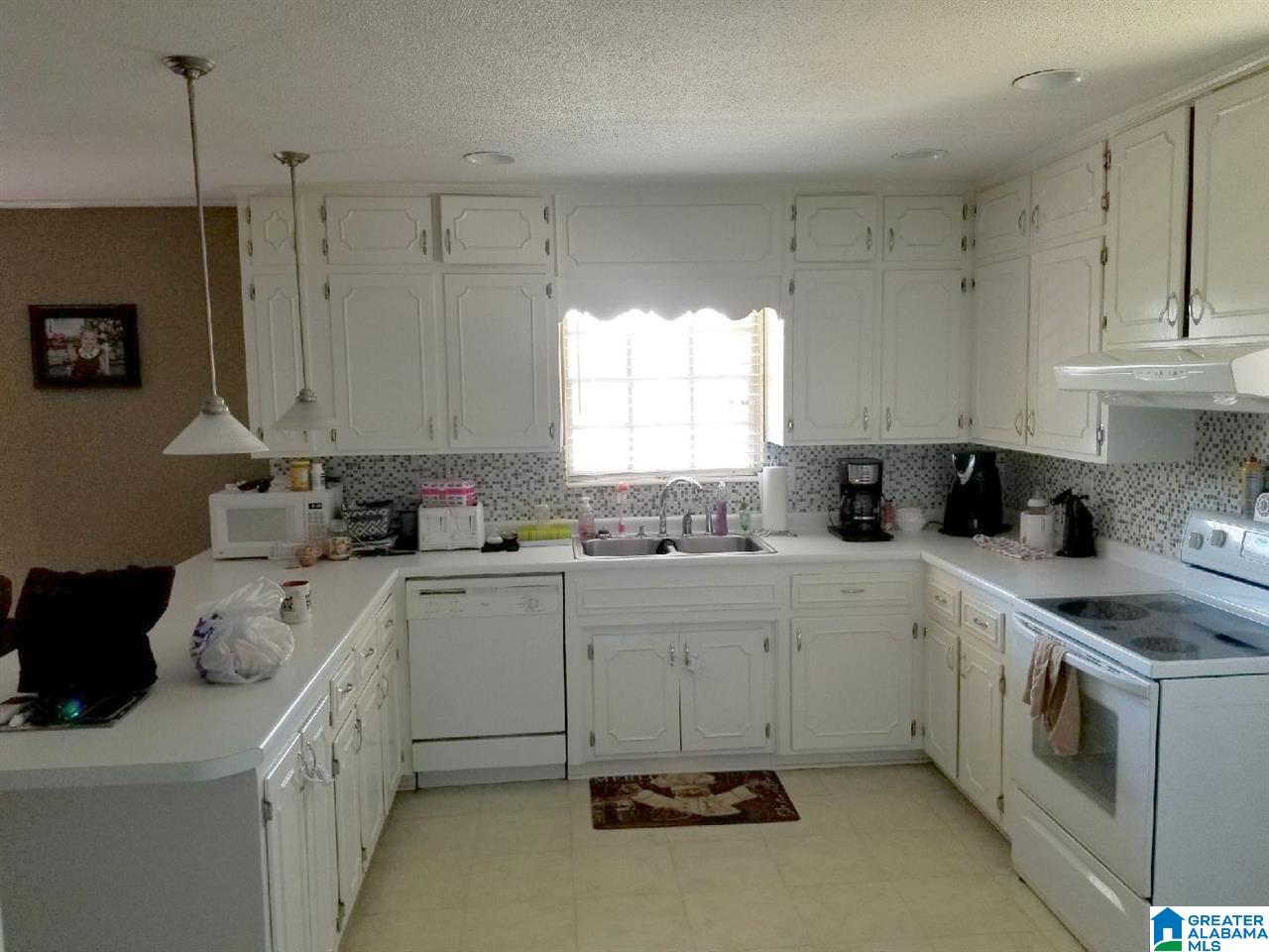 2501 Highview Road Gardendale, AL 35071 - Photo 5 of 23