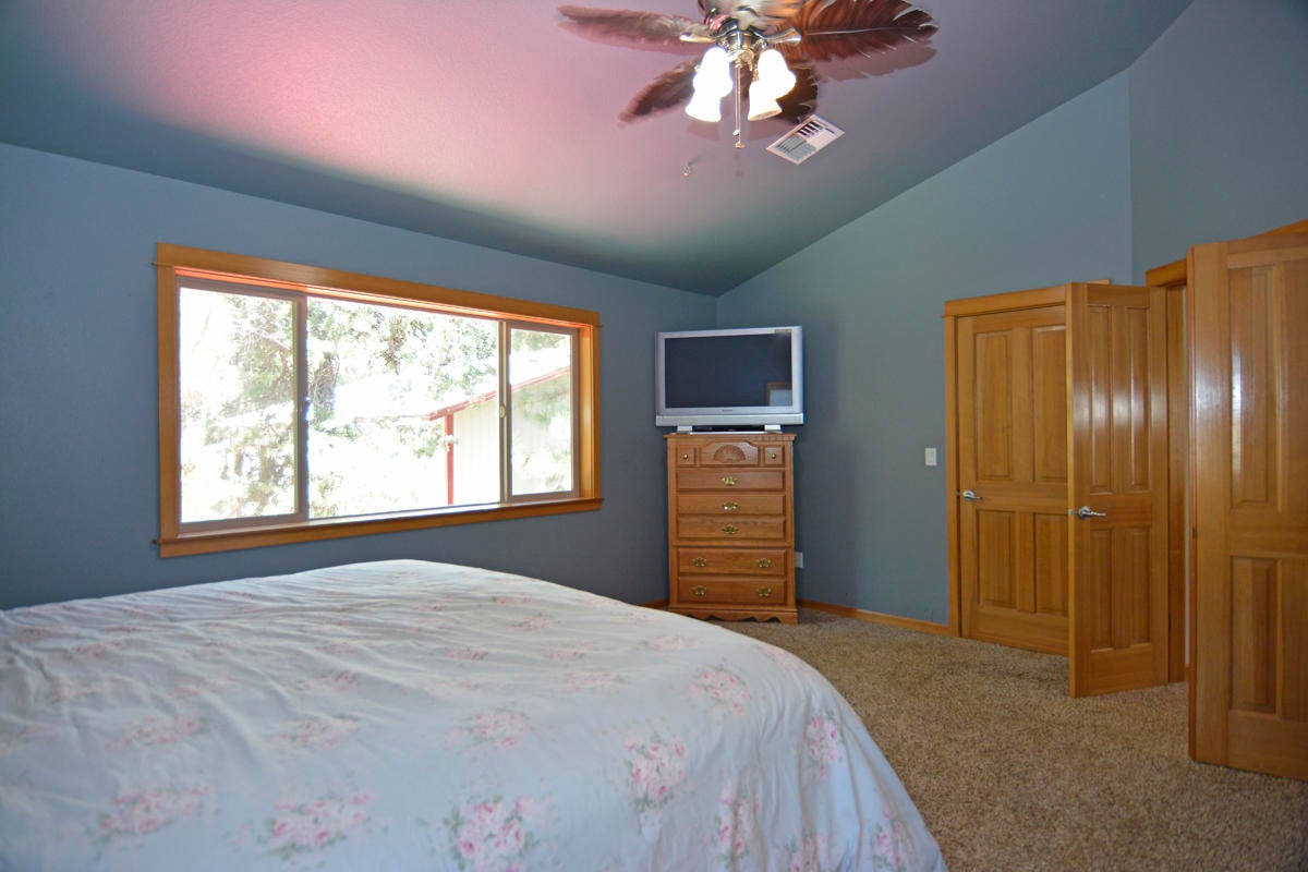 16856 Downey Road Bend, OR 97707 - Photo 25 of 36 31