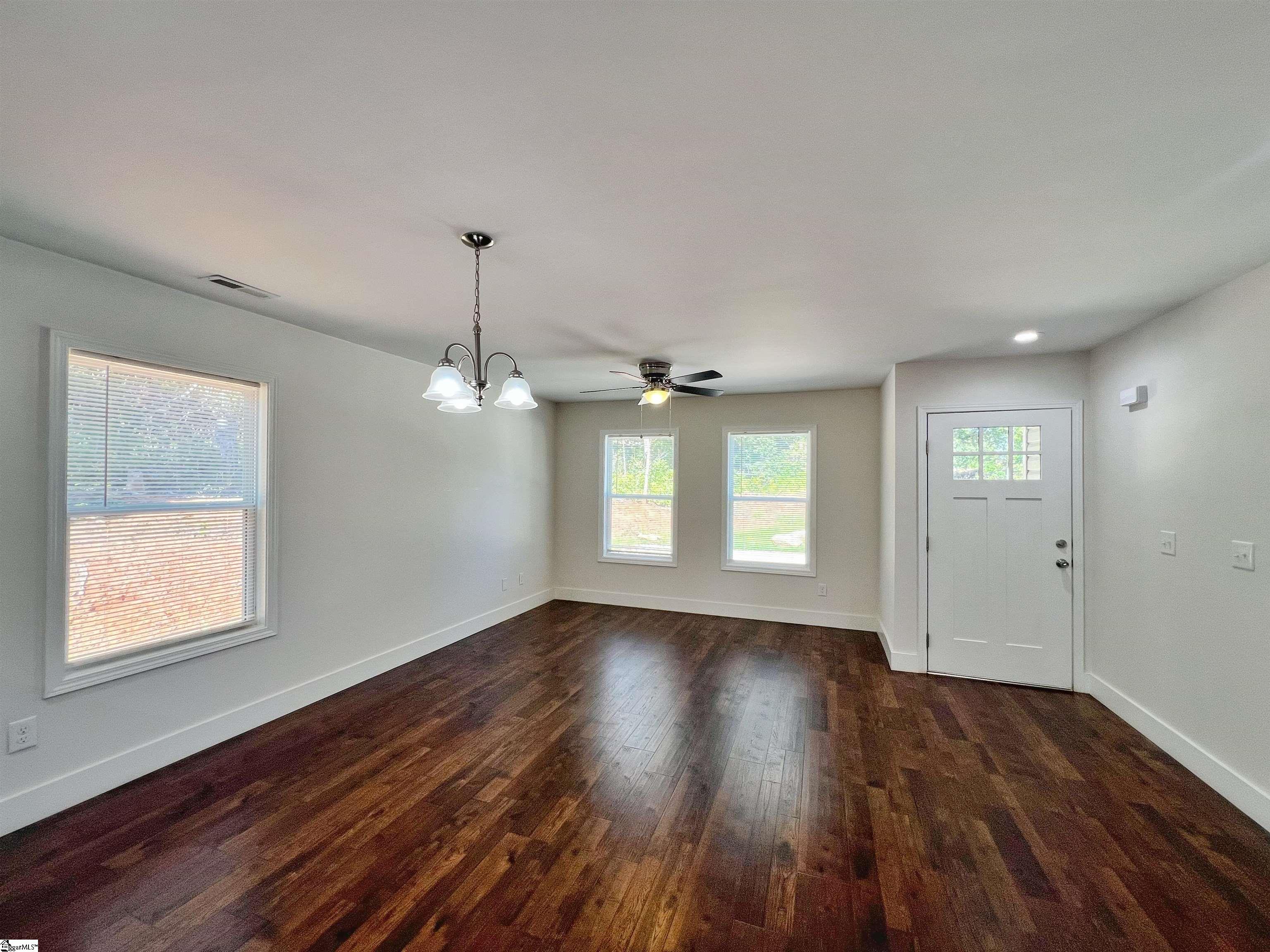 1735 Inman Road Wellford, SC 29385 - Photo 12 of 29