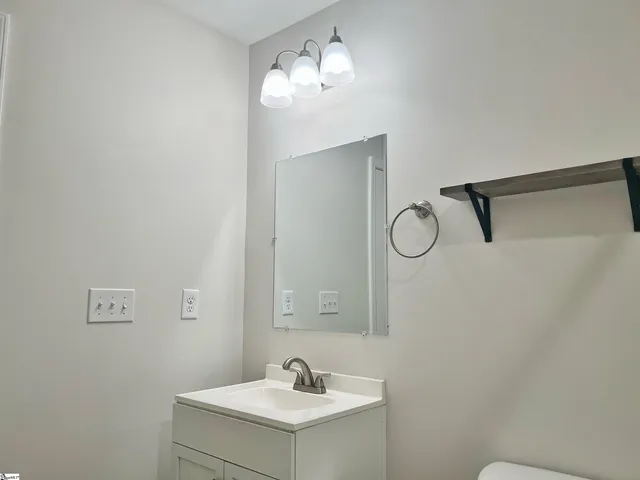 $389,900 | 1735 Inman Road, Wellford, SC 29385