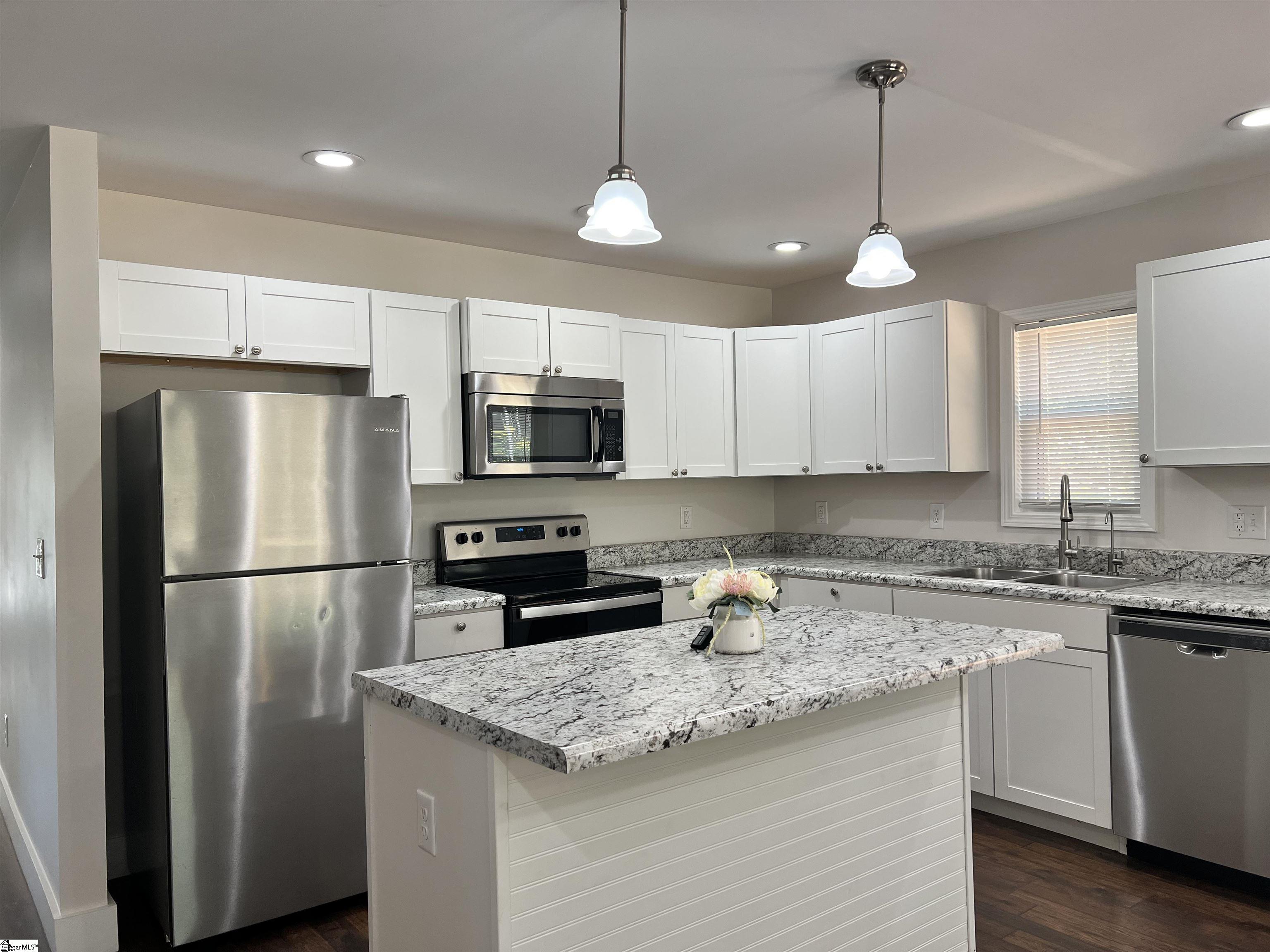 1735 Inman Road Wellford, SC 29385 - Photo 5 of 29