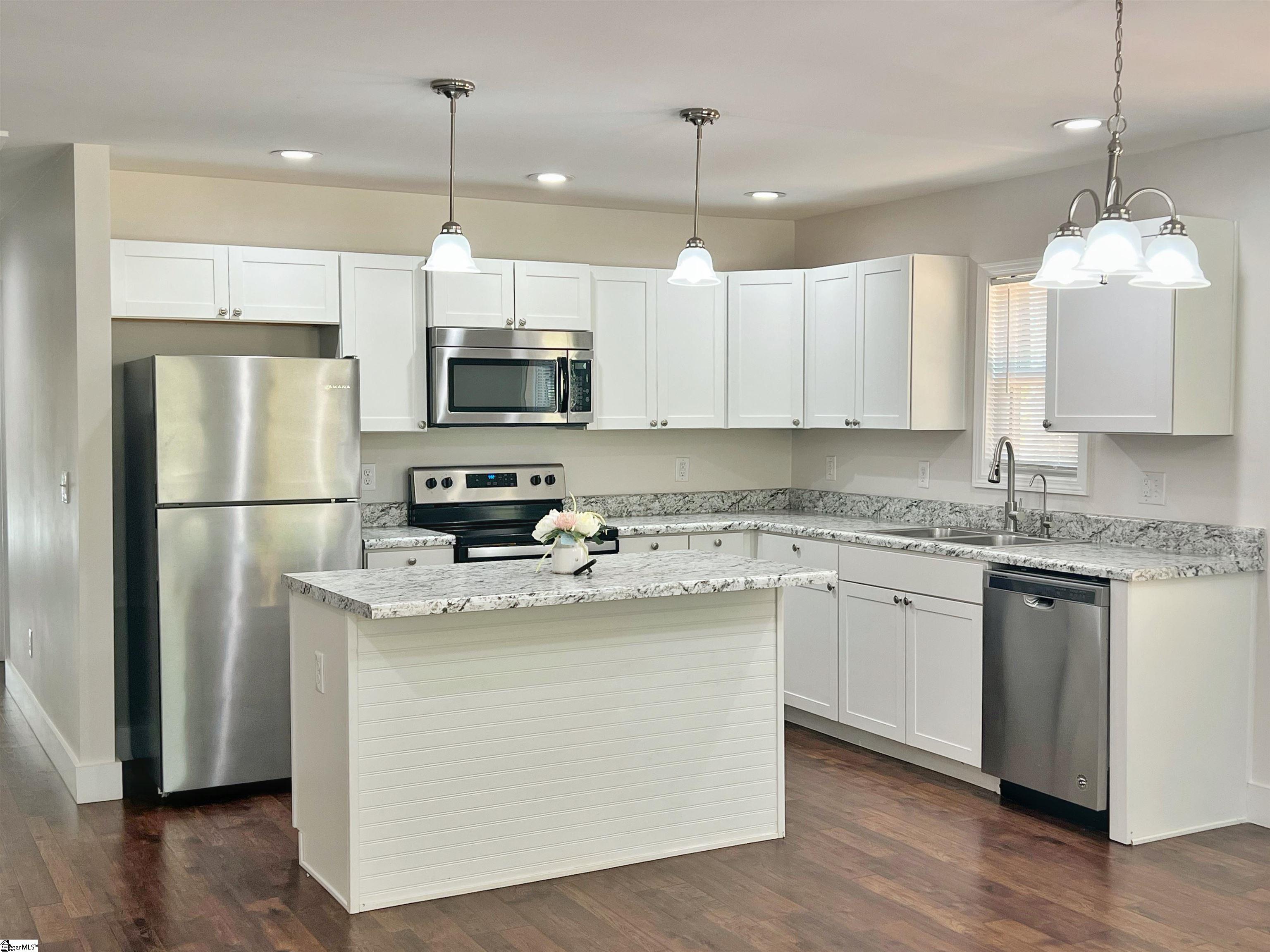 1735 Inman Road Wellford, SC 29385 - Photo 6 of 29