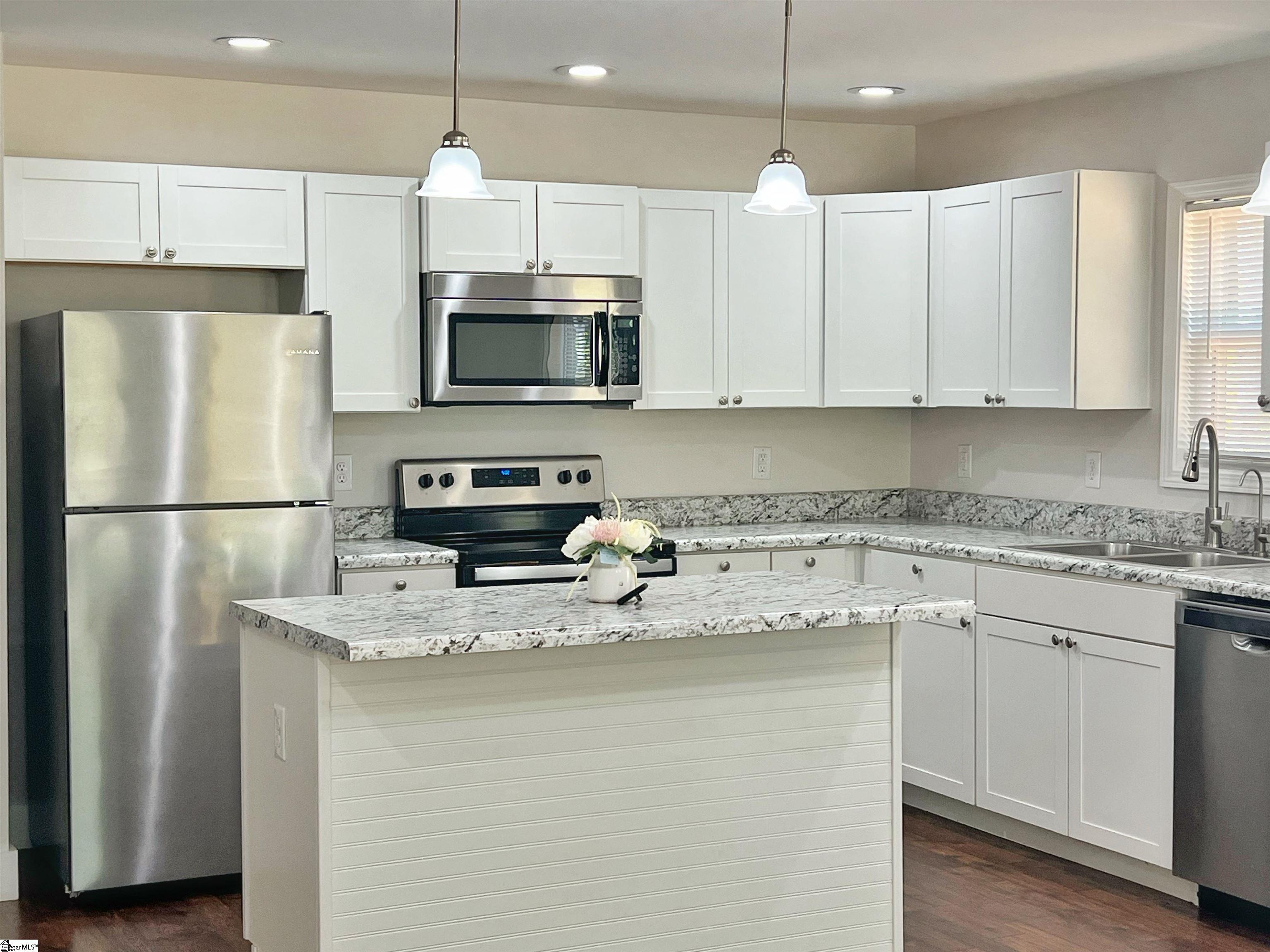 1735 Inman Road Wellford, SC 29385 - Photo 7 of 29