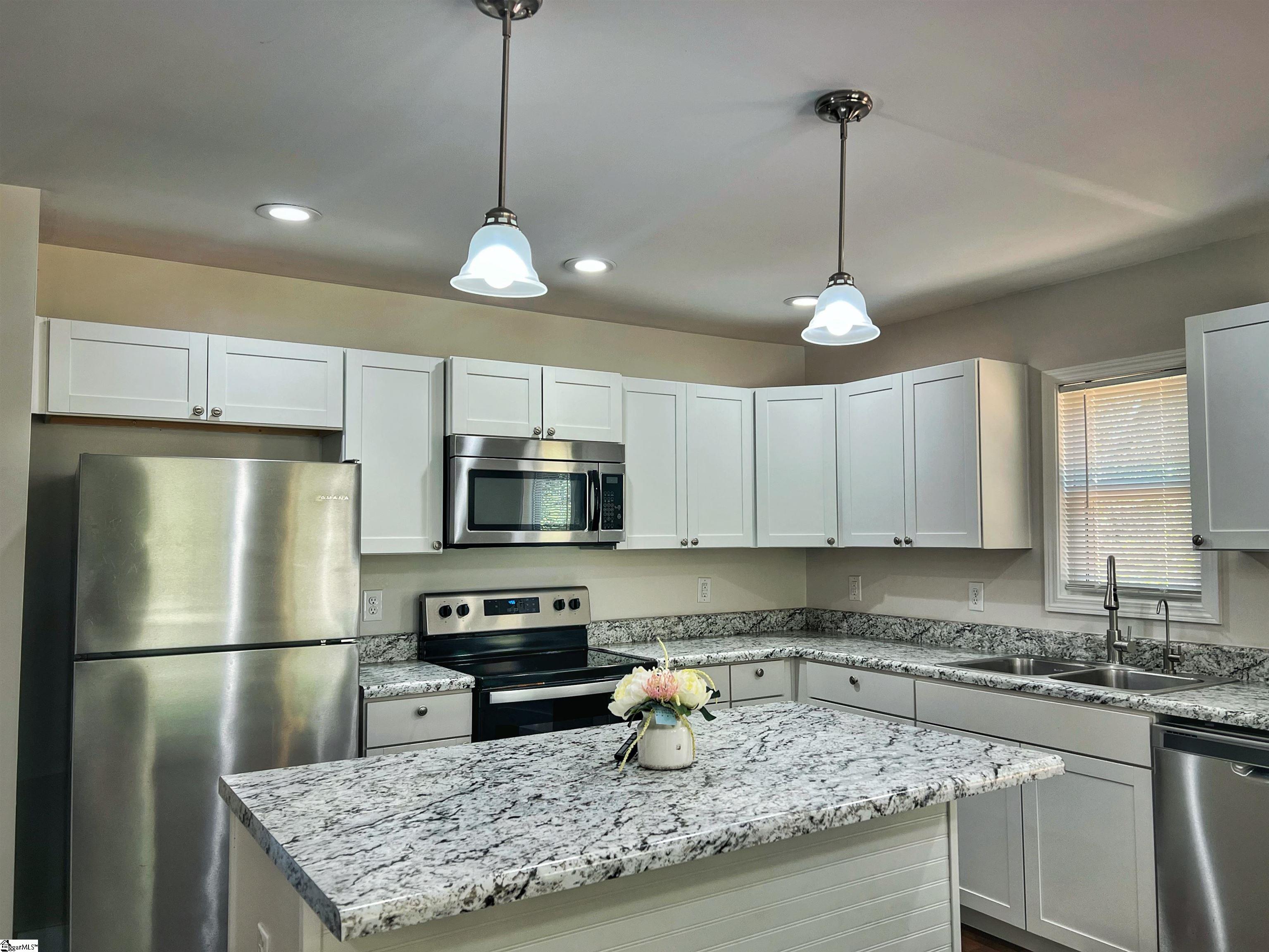 1735 Inman Road Wellford, SC 29385 - Photo 9 of 29