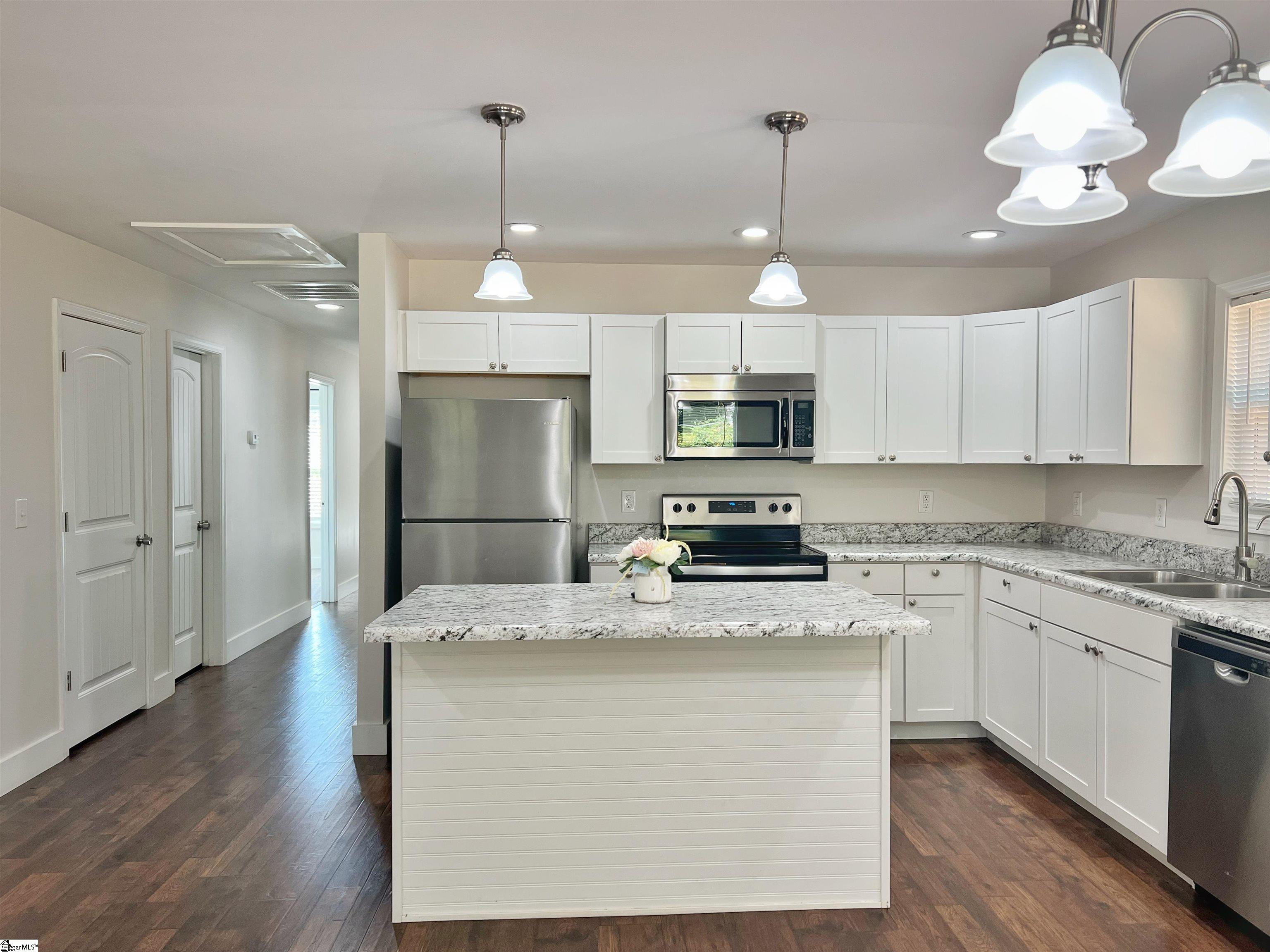 1735 Inman Road Wellford, SC 29385 - Photo 10 of 29