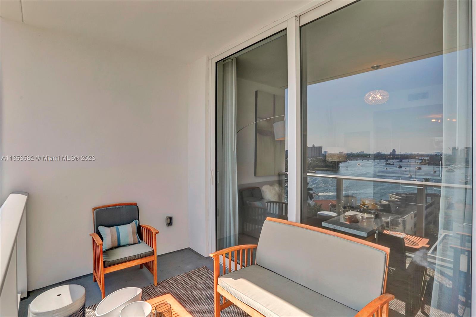 401 North Birch Road, Unit 903 Fort Lauderdale, FL 33304 - Photo 20 of 42 a living room with furniture