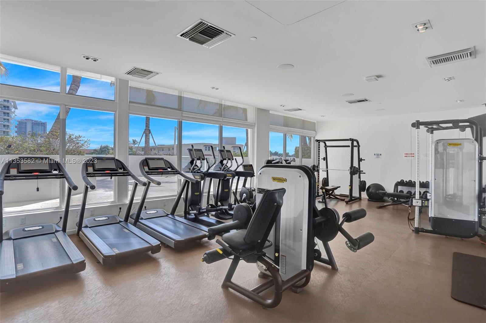 401 North Birch Road, Unit 903 Fort Lauderdale, FL 33304 - Photo 36 of 42 a view of a room with gym equipment