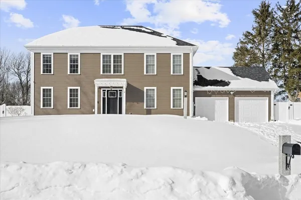 $999,999 | 2 Hemlock Street, Paxton, MA 01612