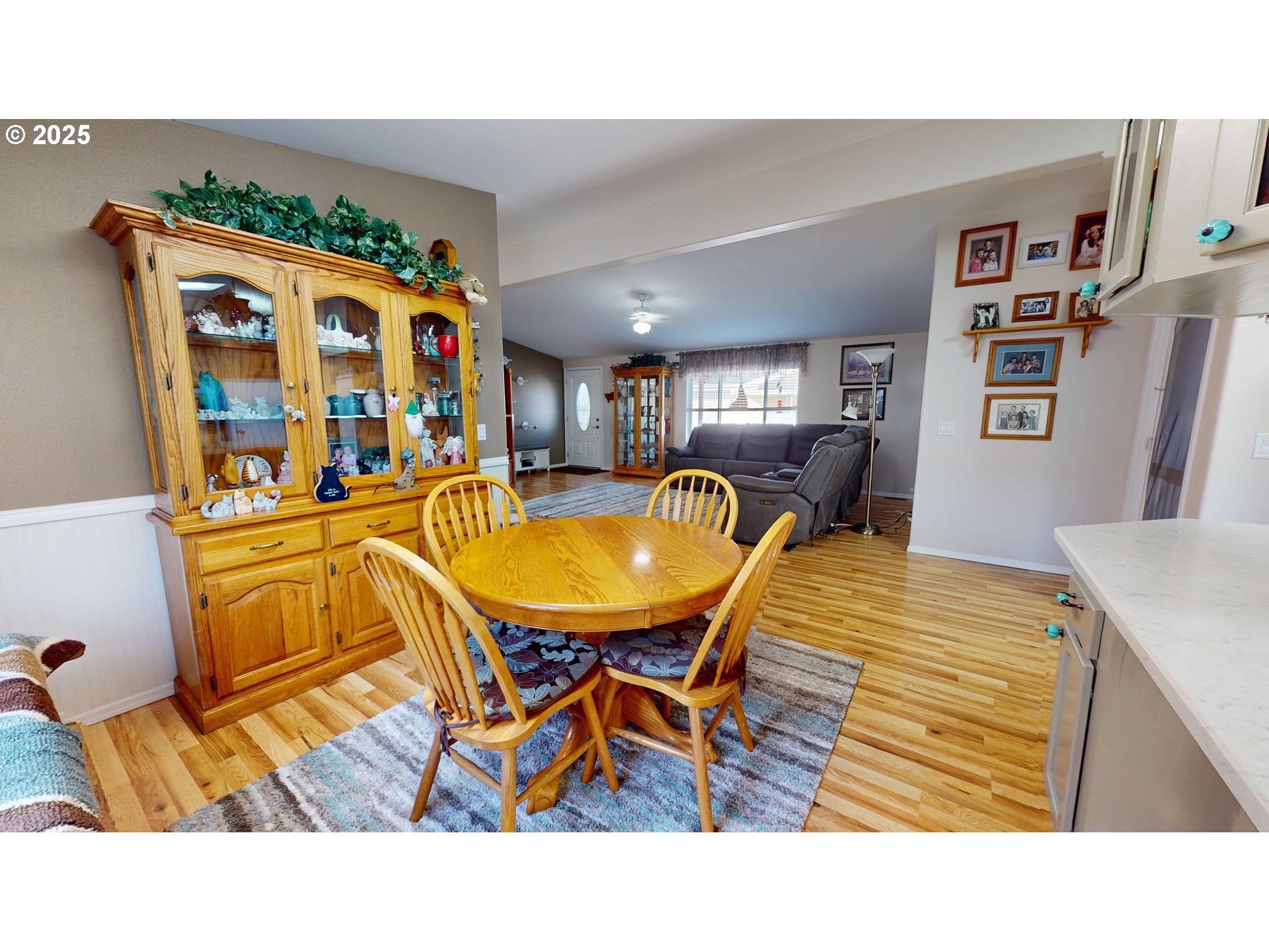 2753 Maia Loop Springfield, OR 97477 - Photo 14 of 40 a living room with furniture and a table