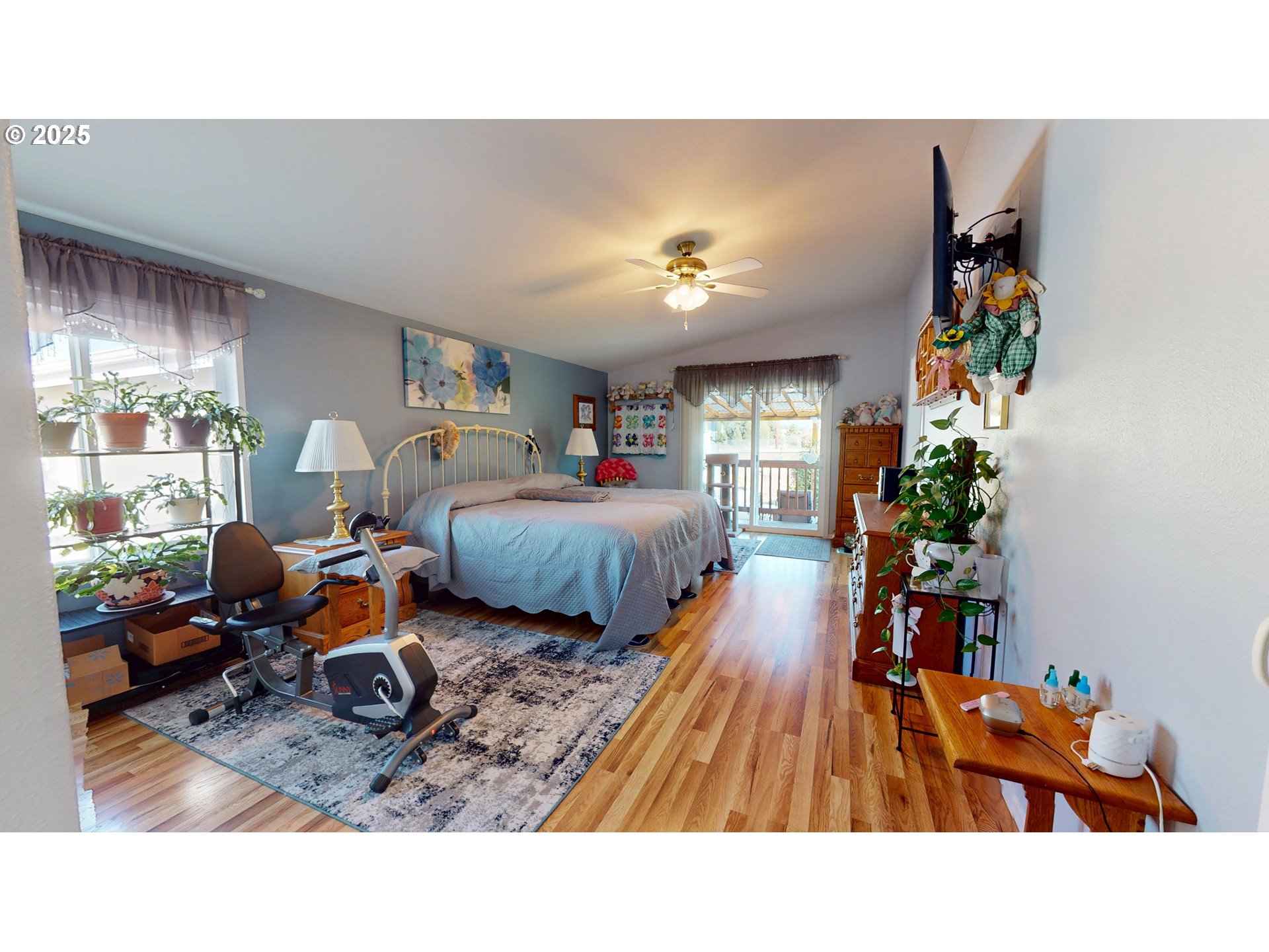 2753 Maia Loop Springfield, OR 97477 - Photo 21 of 40 a living room with lots of furniture and a chandelier
