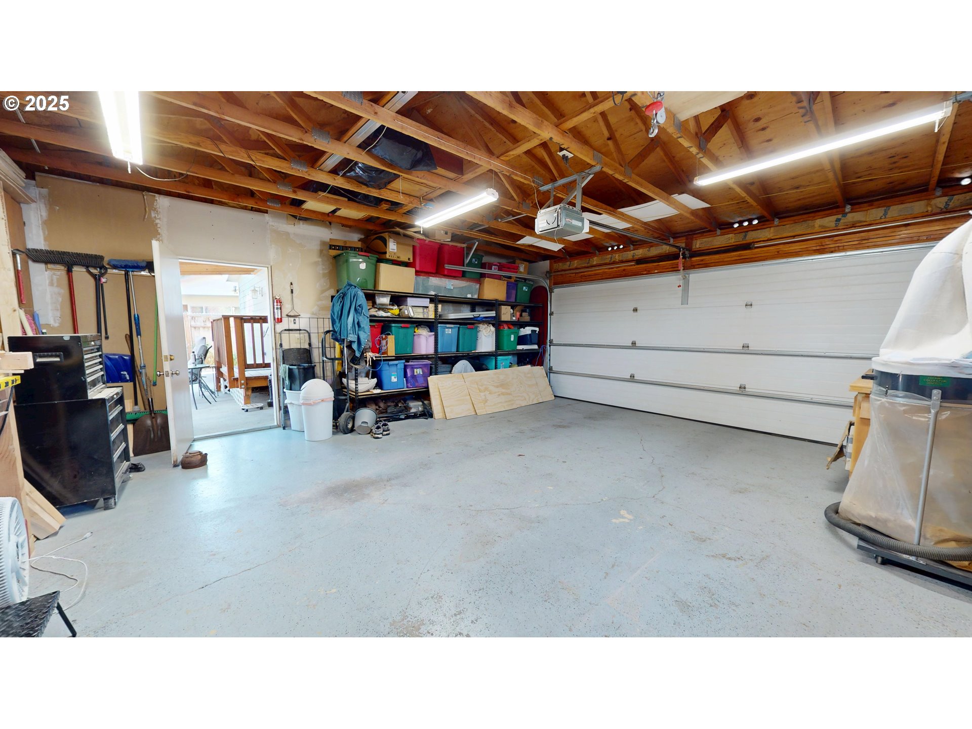 2753 Maia Loop Springfield, OR 97477 - Photo 35 of 40 a black and white photo of a living room