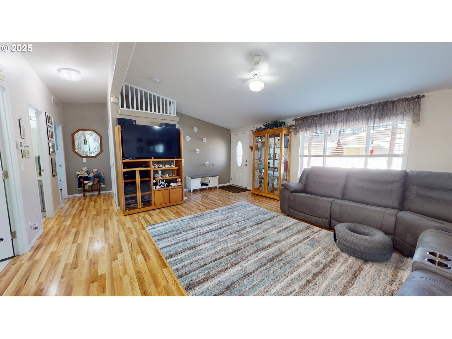 2753 Maia Loop Springfield, OR 97477 - Photo 4 of 40 a living room with furniture and a wooden floor