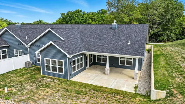 $489,900 | 120 Ln 520 A Lake, Unit 17, Fremont, IN 46737