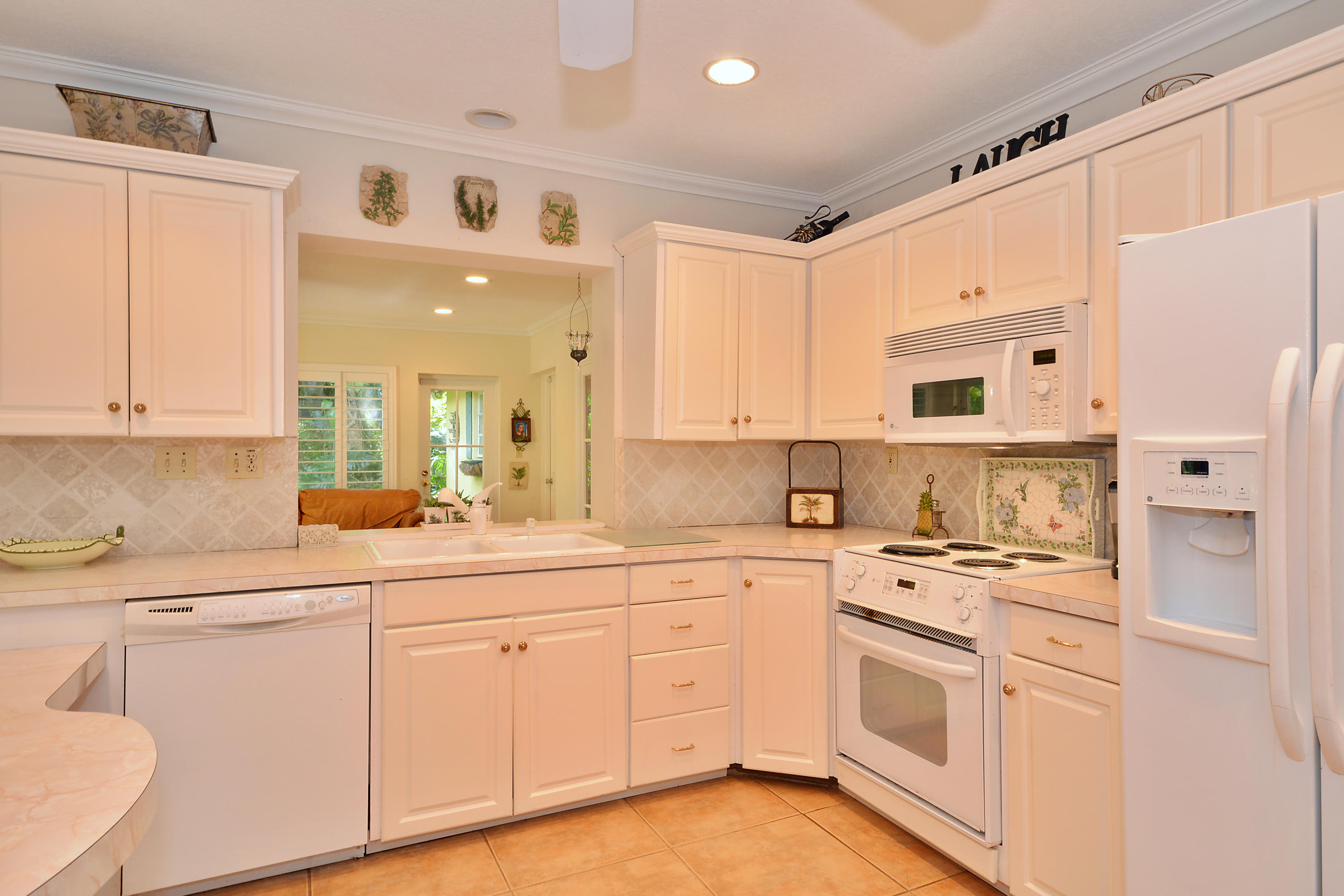 398 Northwest 7th Avenue Boca Raton, FL 33486 - Photo 4 of 32 VHT-RX-10186103_3.jpg