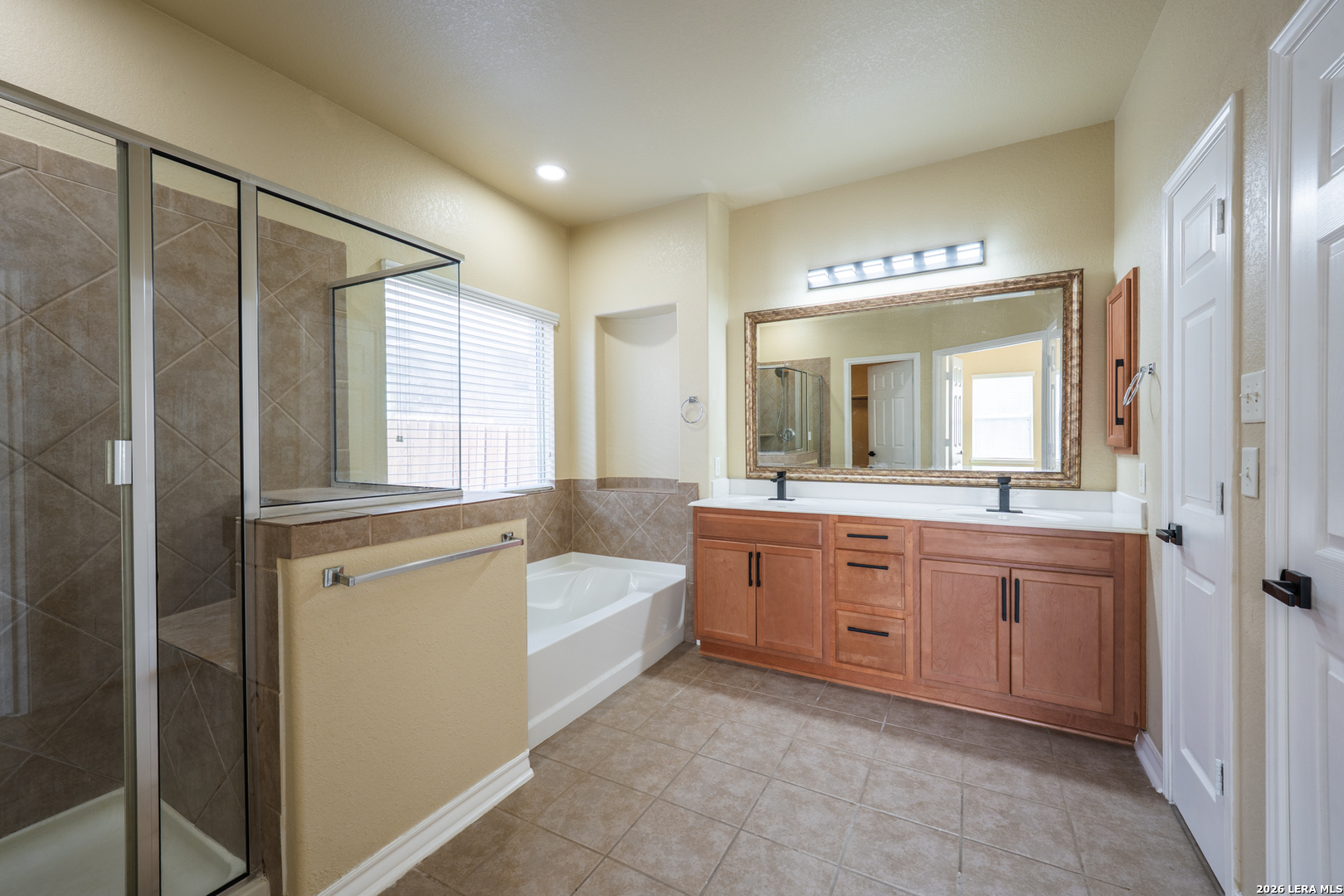 10406 Pecne Path Helotes, TX 78023 - Photo 13 of 29 Gallery Image 13