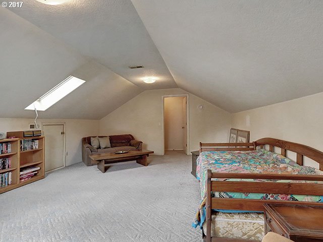 18985 Southwest Rosedale Court Beaverton, OR 97007 - Photo 26 of 32 Gallery Image 26