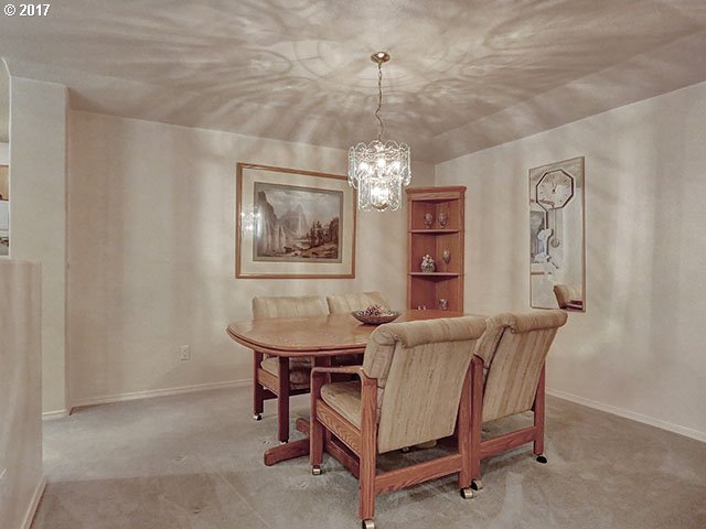 18985 Southwest Rosedale Court Beaverton, OR 97007 - Photo 8 of 32 Gallery Image 8