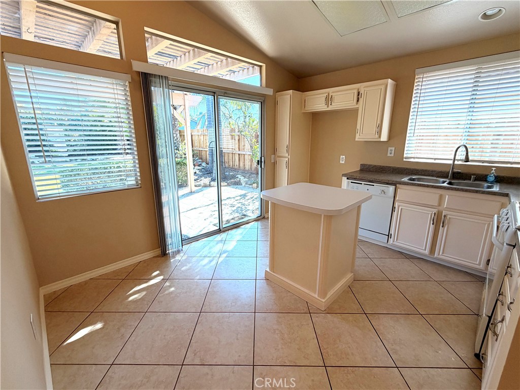 31094 Ruidosa Street Temecula, CA 92592 - Photo 9 of 17
