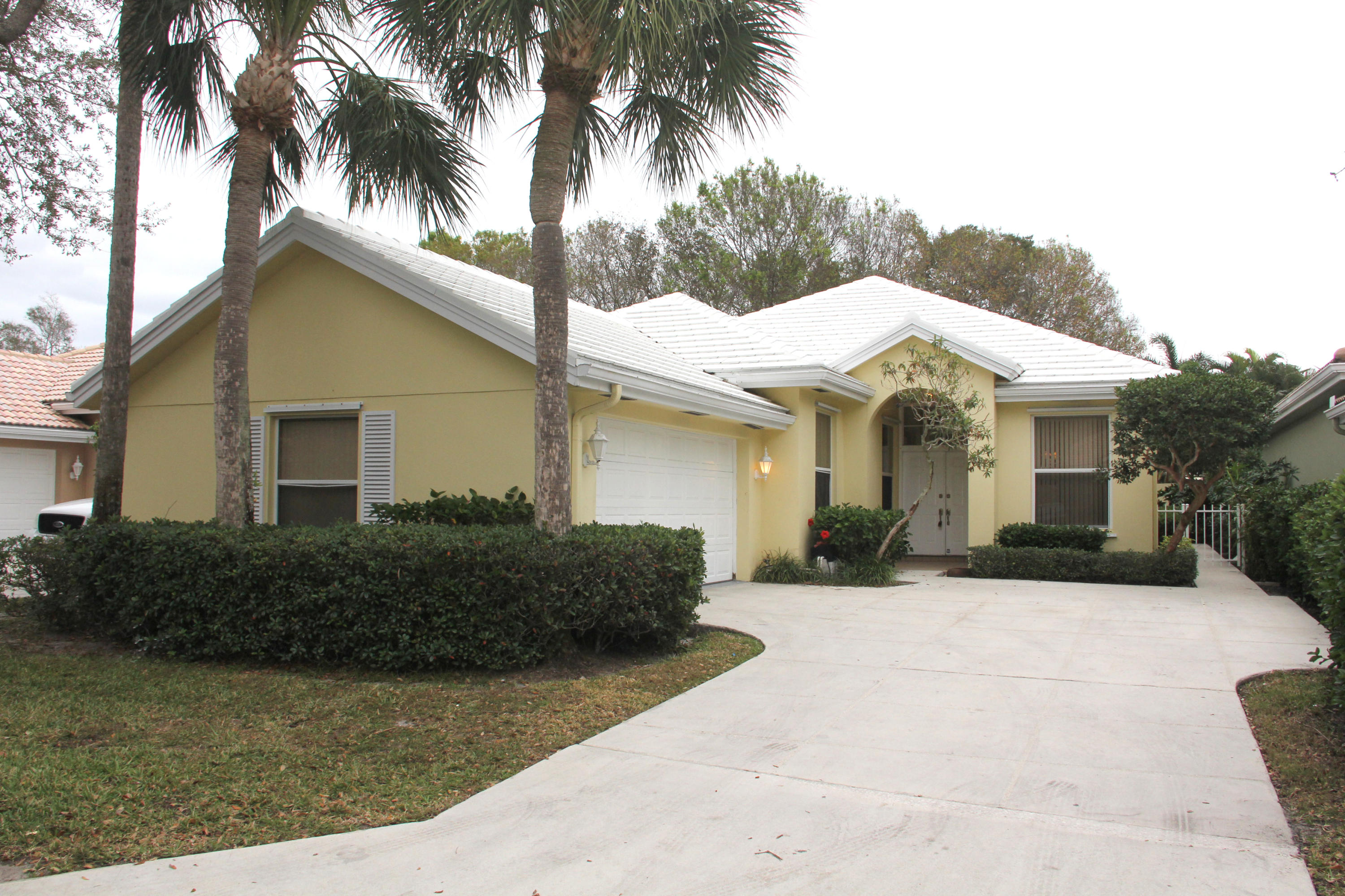 201 Hampton Circle Jupiter, FL 33458 - Photo 1 of 22 Front of Home