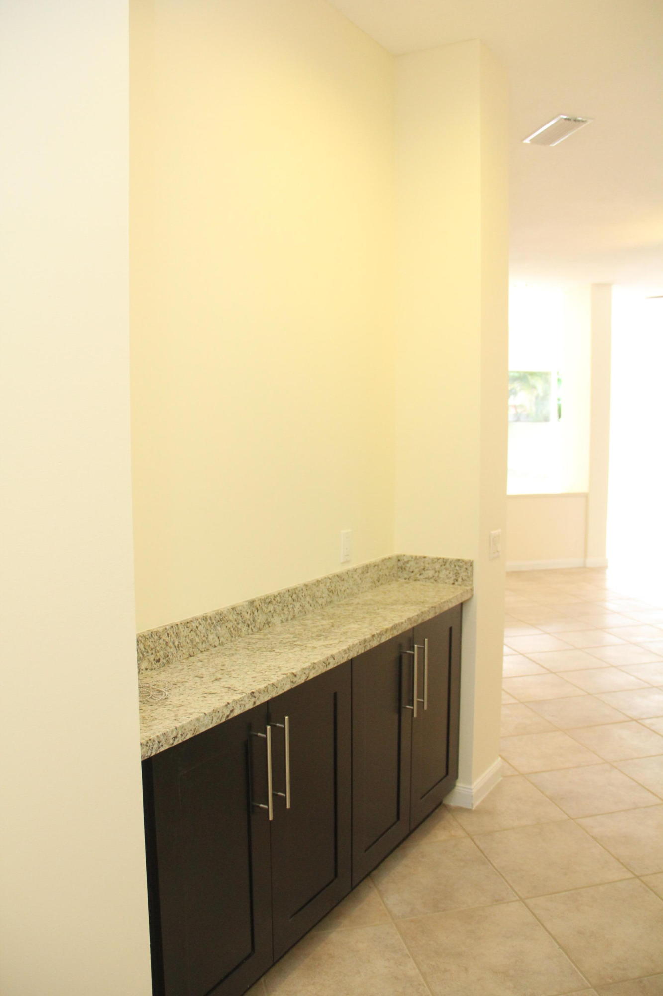 201 Hampton Circle Jupiter, FL 33458 - Photo 8 of 22 IMG_7341