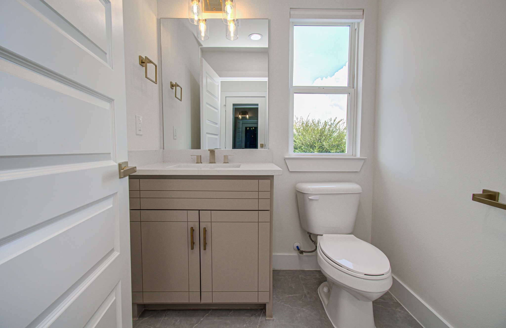 3107 Webster Street, Unit B Houston, TX 77004 - Photo 31 of 39 3rd Floor Half Bathroom