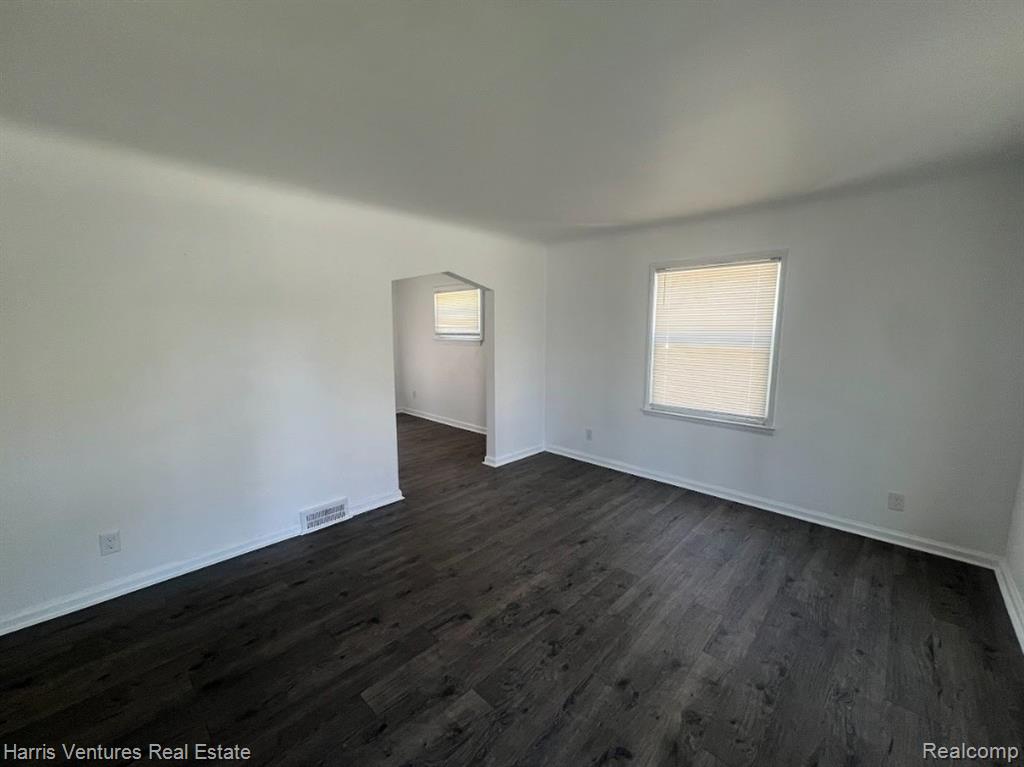 22144 Moross Road Grosse Pointe, MI 48236 - Photo 7 of 16