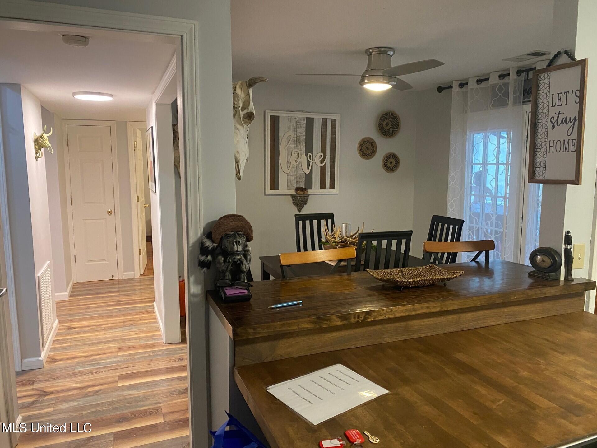 2085 Yellow Dog Road Senatobia, MS 38668 - Photo 10 of 48 Dining Room