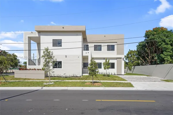 $3,200 | 4309 East 8th Court, Unit A, Hialeah, FL 33013