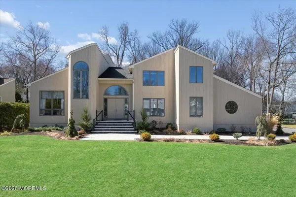 $1,375,000 | 220 Tracy Drive, Morganville, NJ 07751