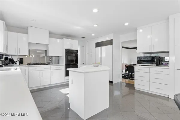 $1,375,000 | 220 Tracy Drive, Morganville, NJ 07751