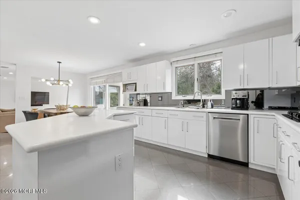 $1,375,000 | 220 Tracy Drive, Morganville, NJ 07751