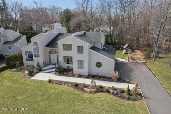 $1,375,000 | 220 Tracy Drive, Morganville, NJ 07751