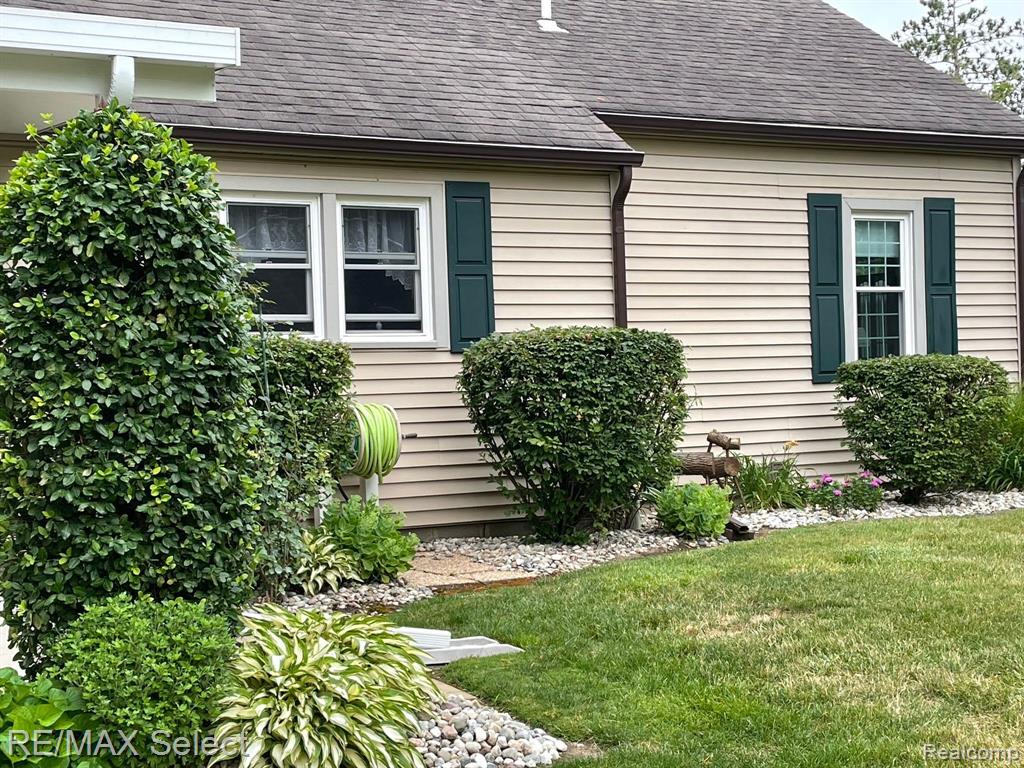 10502 Seymour Road Montrose, MI 48457 - Photo 4 of 31 Gallery Image 4