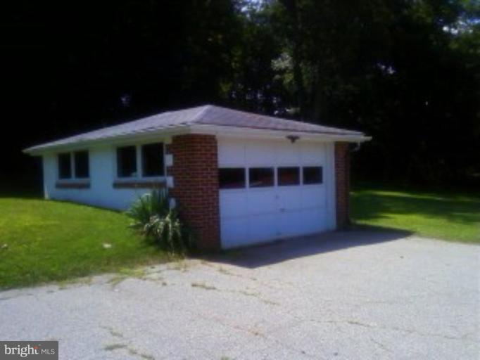 14912 Falls Road Reisterstown, MD 21136 - Photo 4 of 5 Garage 1