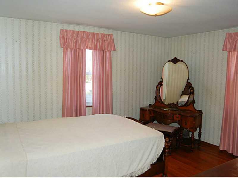 333 Center Road Monroeville, PA 15146 - Photo 6 of 17 Bedroom.
