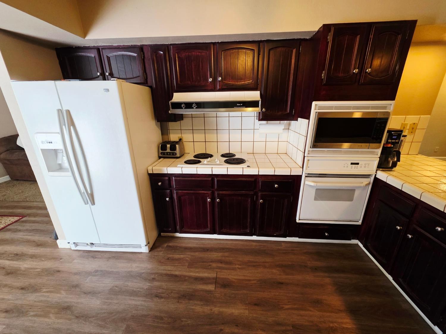 2214 Holt Avenue Sanger, CA 93657 - Photo 8 of 54