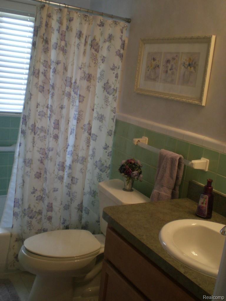 3147 Pearl Avenue Warren, MI 48091 - Photo 8 of 21 CIMG4690.jpg