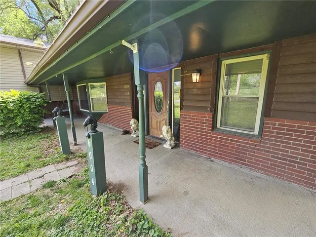 $225,000 | 6004 Amazonia Road, St. Joseph, MO 64505
