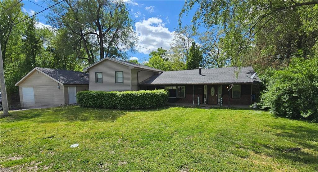 6004 Amazonia Road St. Joseph, MO 64505 - Photo 2 of 33