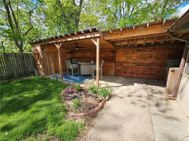 $225,000 | 6004 Amazonia Road, St. Joseph, MO 64505