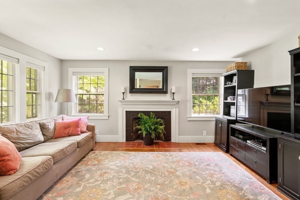 104 Lincoln Road Wayland, MA 01778 - Photo 13 of 38 Gallery Image 13
