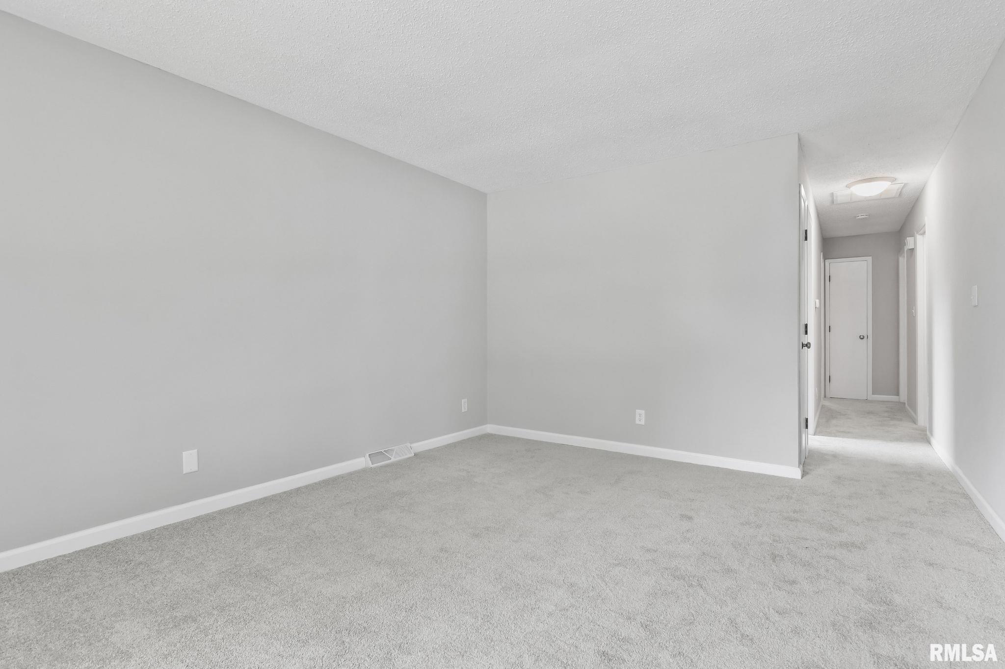 100 Hawkeye Way Springfield, IL 62707 - Photo 12 of 30