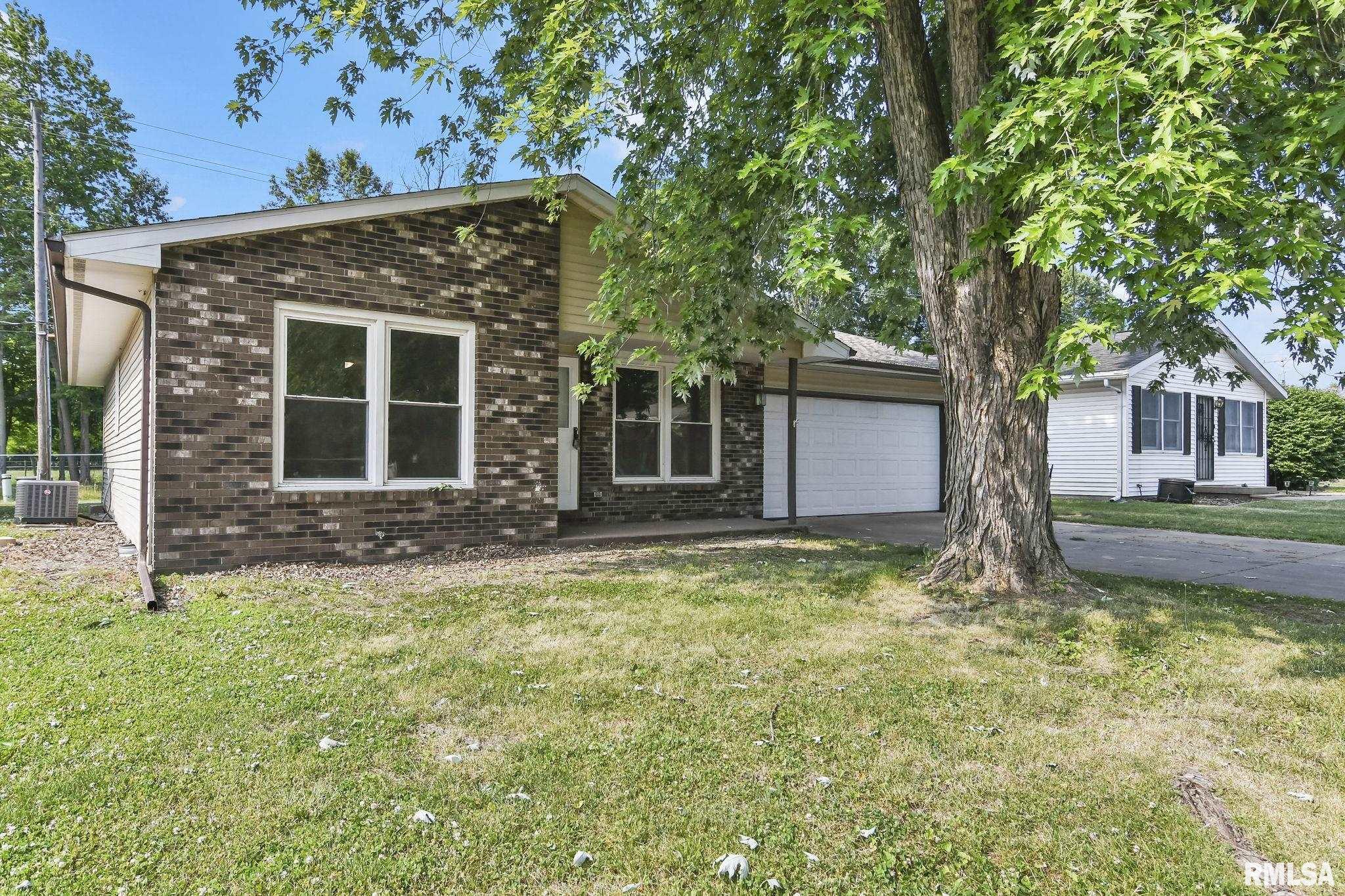 100 Hawkeye Way Springfield, IL 62707 - Photo 3 of 30