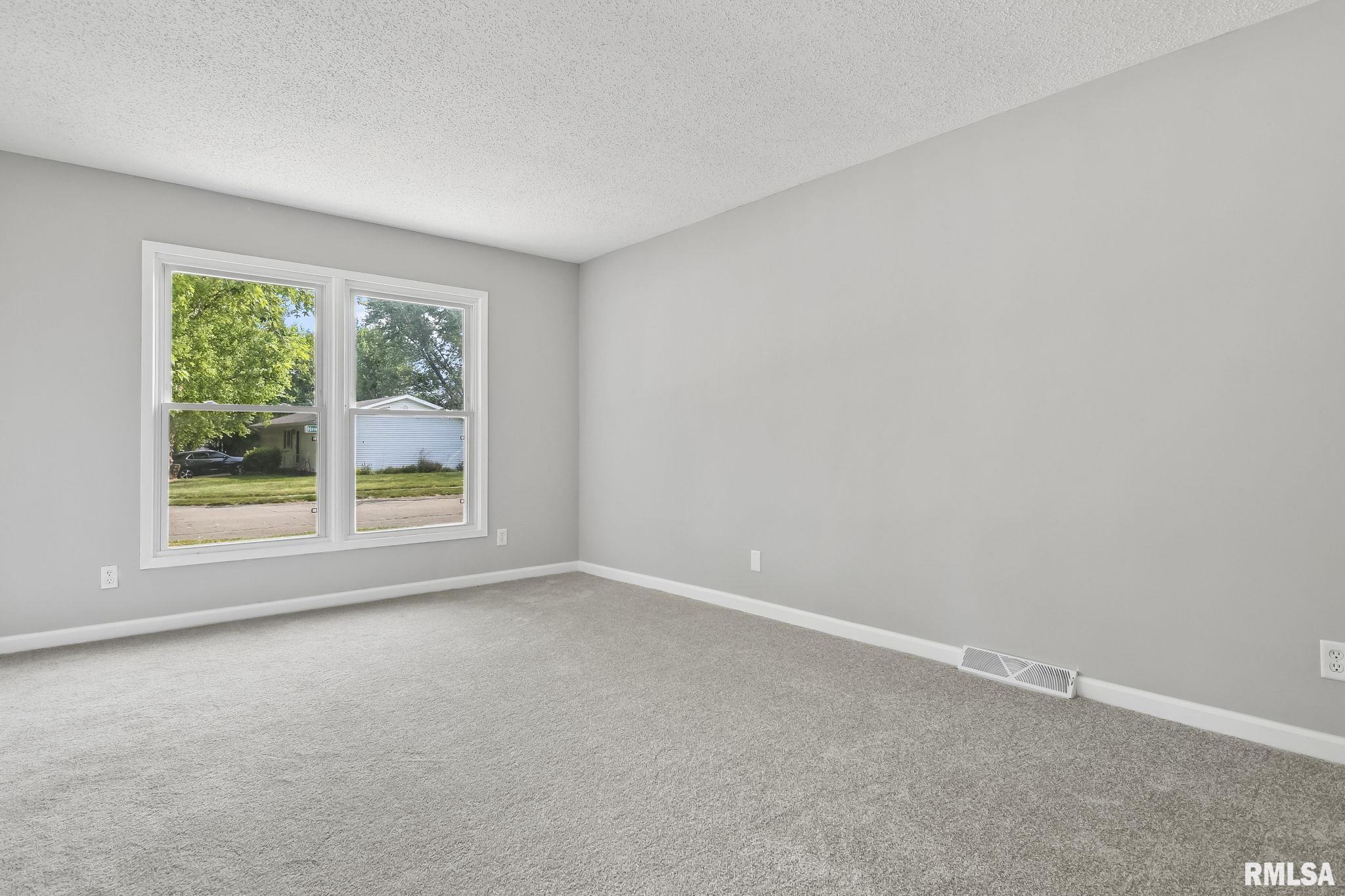100 Hawkeye Way Springfield, IL 62707 - Photo 9 of 30
