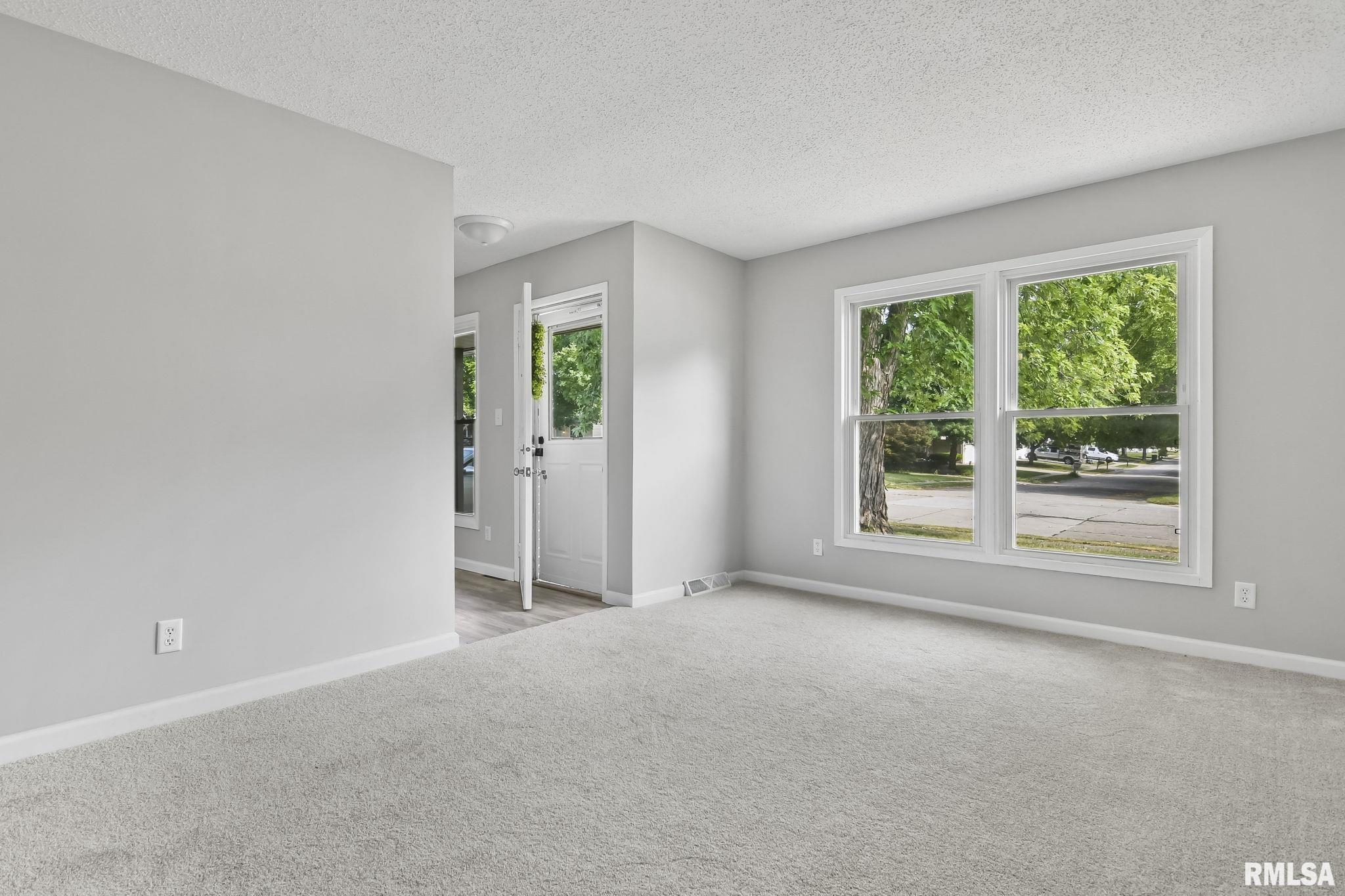 100 Hawkeye Way Springfield, IL 62707 - Photo 10 of 30