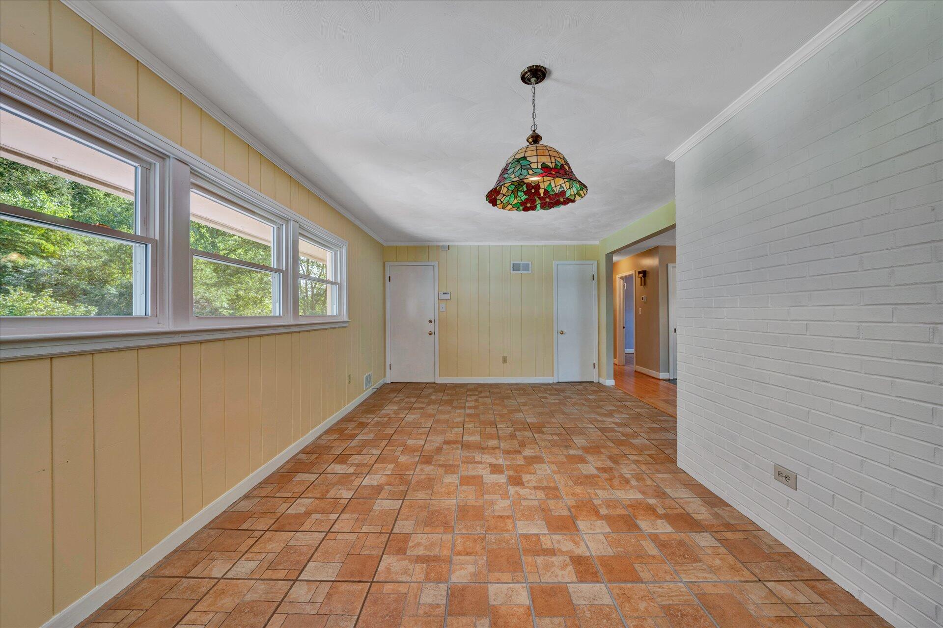 2501 Sprucewood Road Southwest Roanoke, VA 24015 - Photo 12 of 46 Dining room
