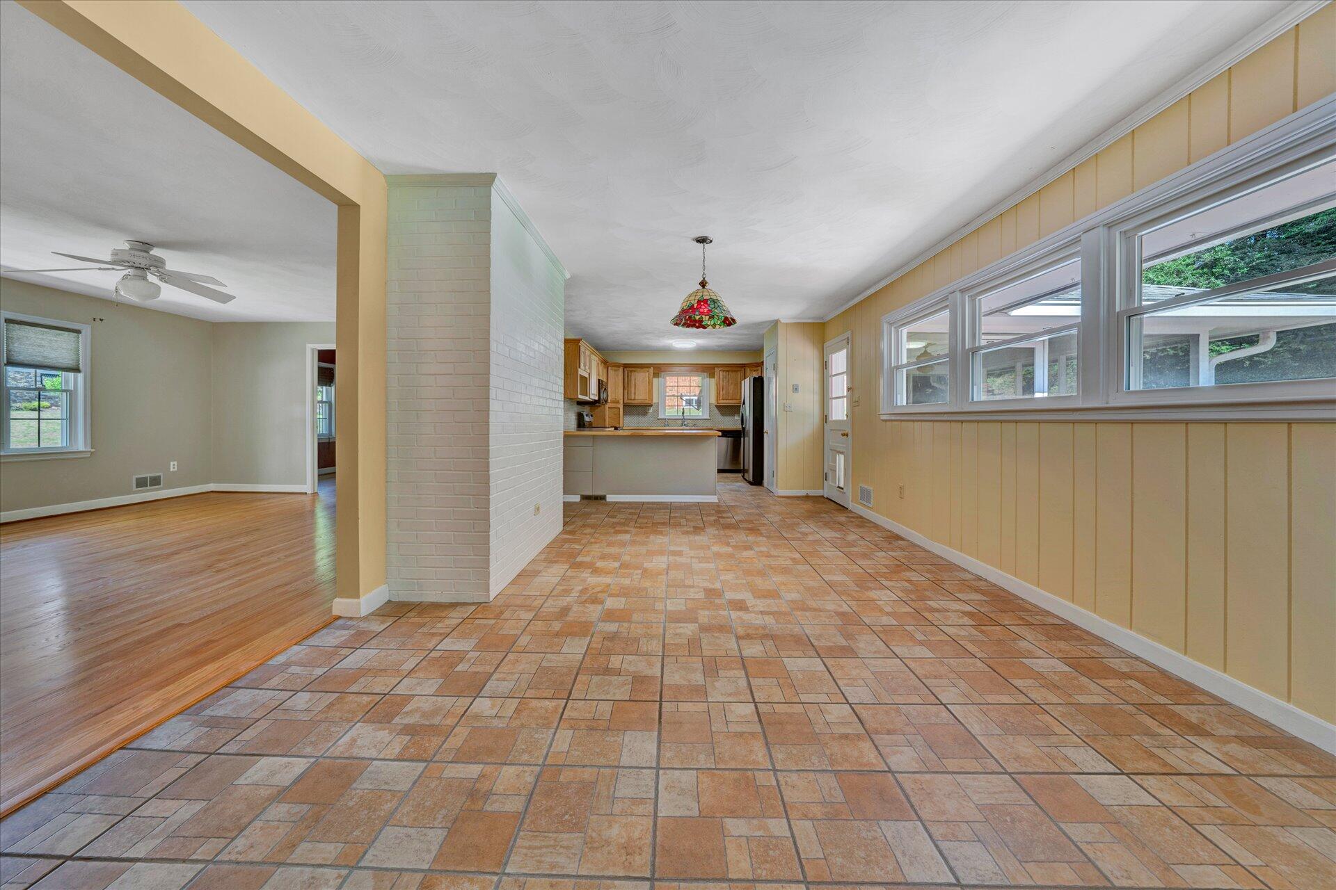 2501 Sprucewood Road Southwest Roanoke, VA 24015 - Photo 13 of 46 kitchen/dining room