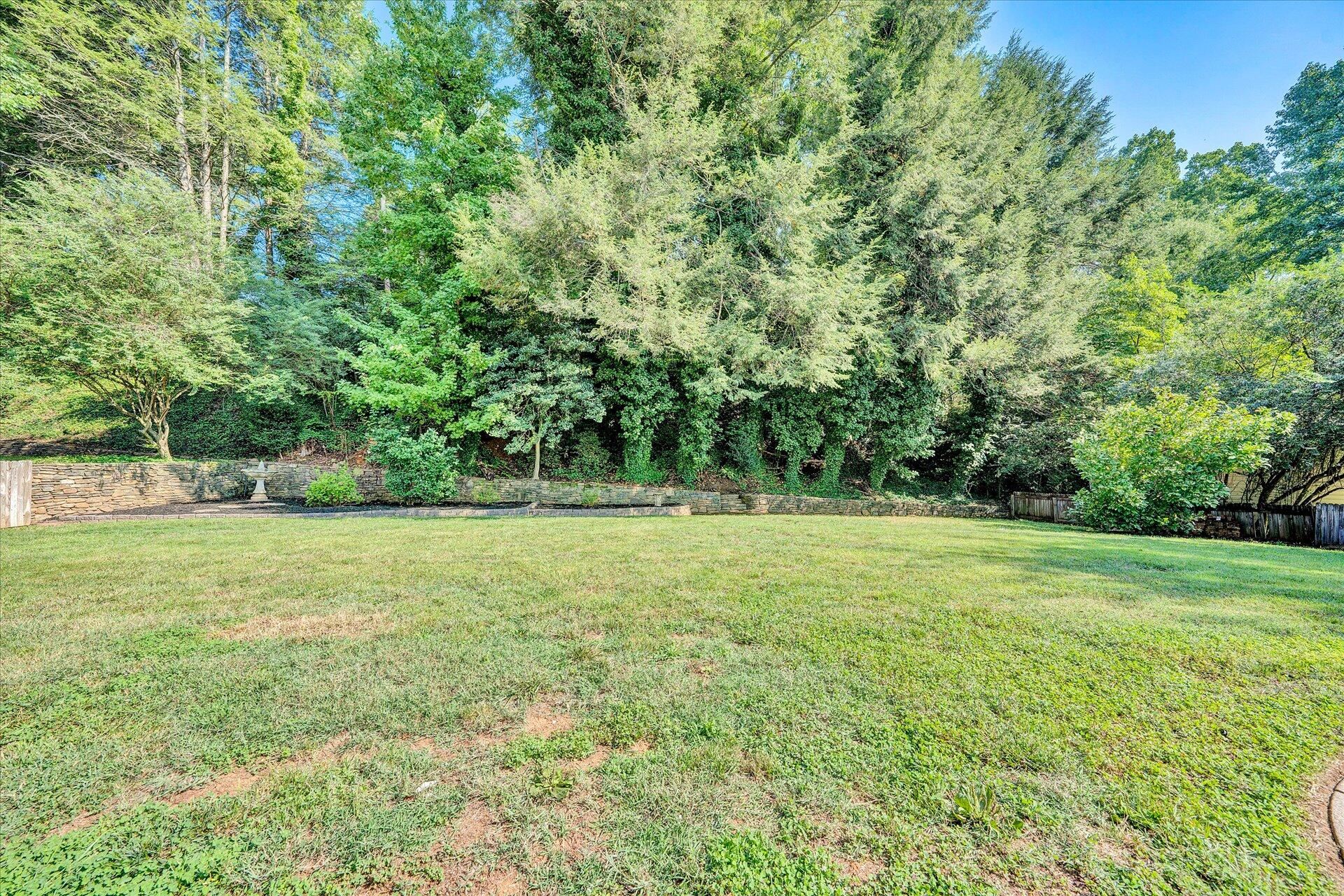 2501 Sprucewood Road Southwest Roanoke, VA 24015 - Photo 34 of 46 Level fenced yard